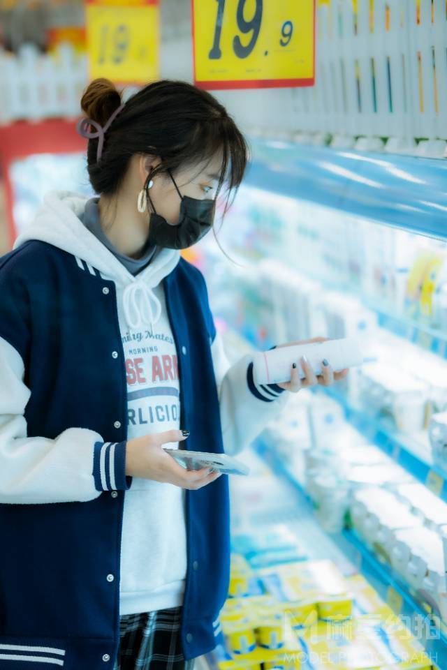 情绪模特