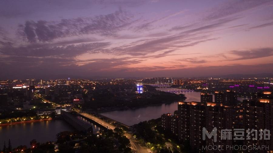 夜景模特