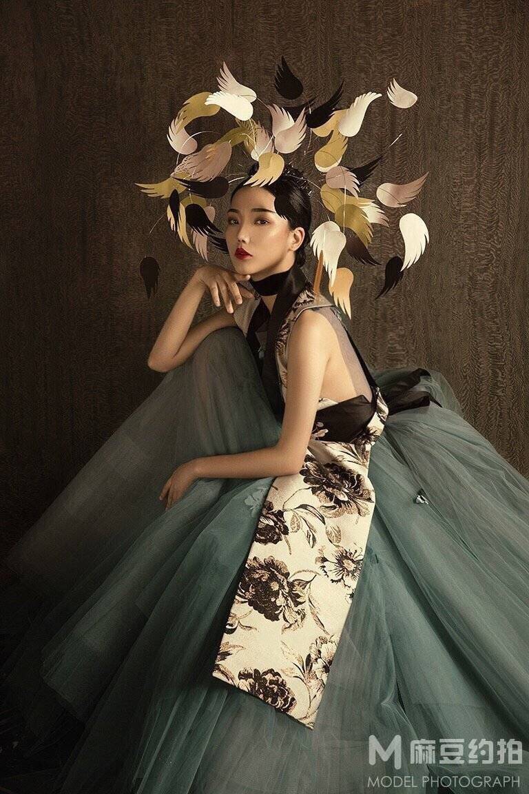 情绪模特