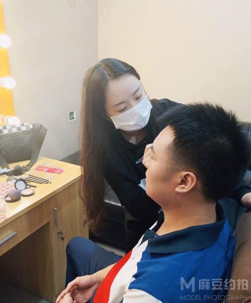 妆容模特