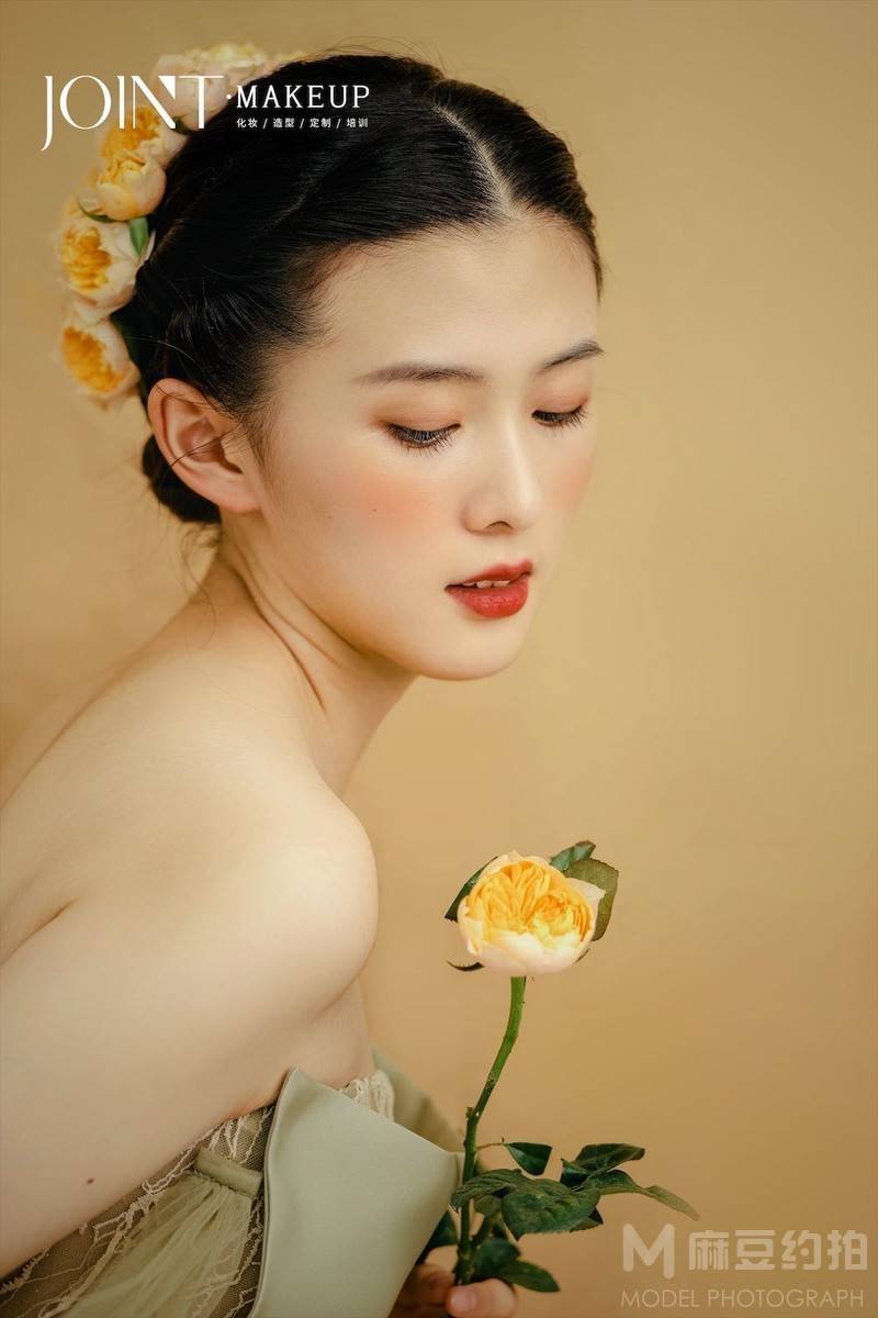 妆容模特