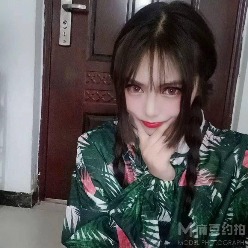 黑白模特