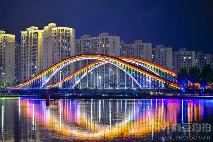 夜景模特