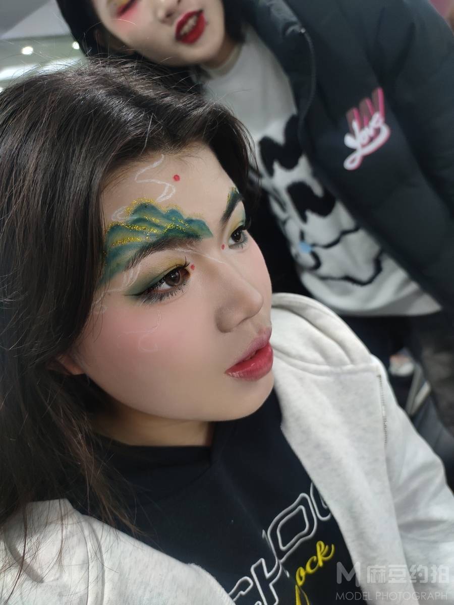 妆容模特