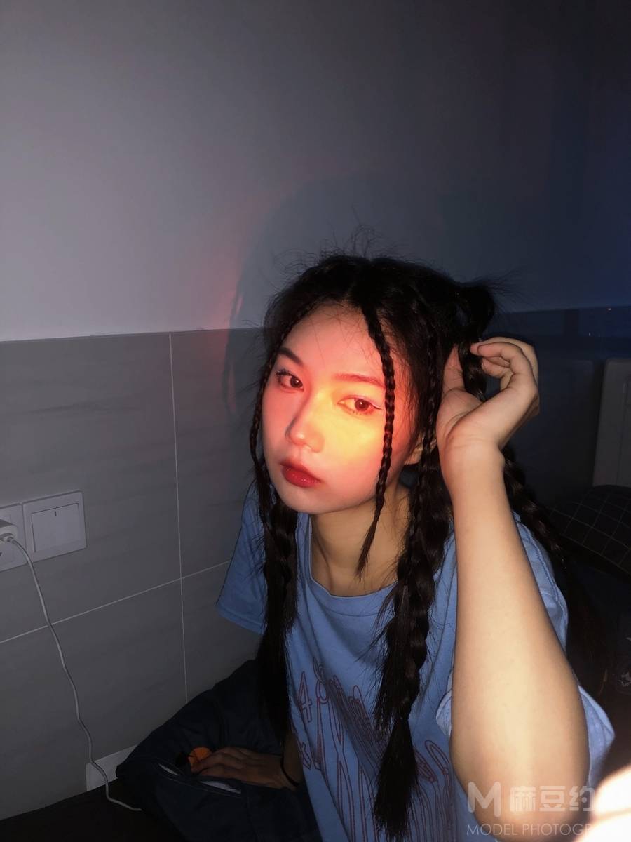 胶片模特