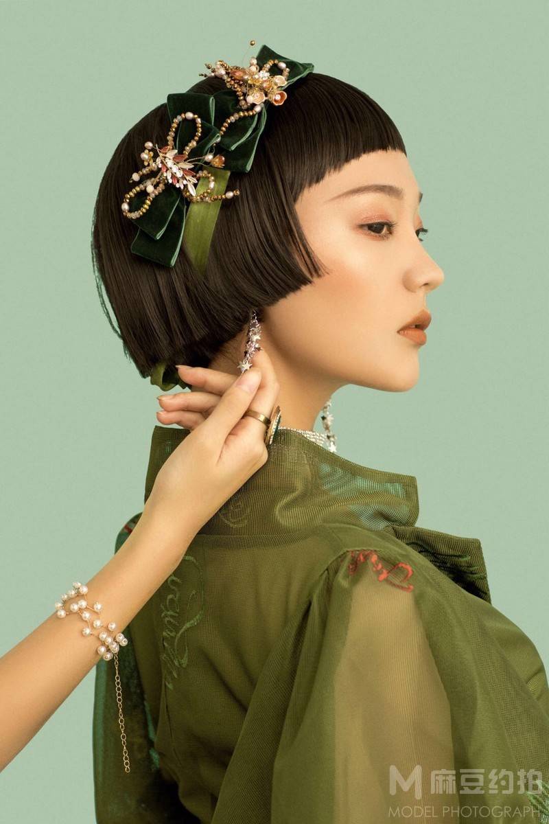 情绪模特