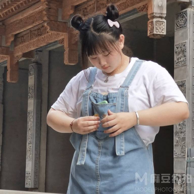 汉服模特