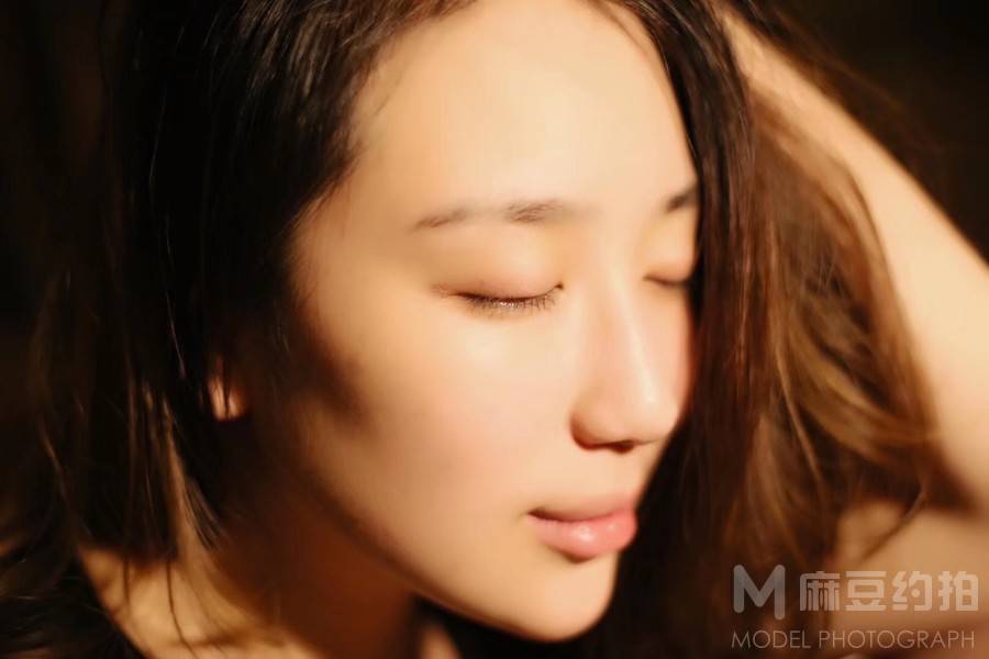 黑白模特