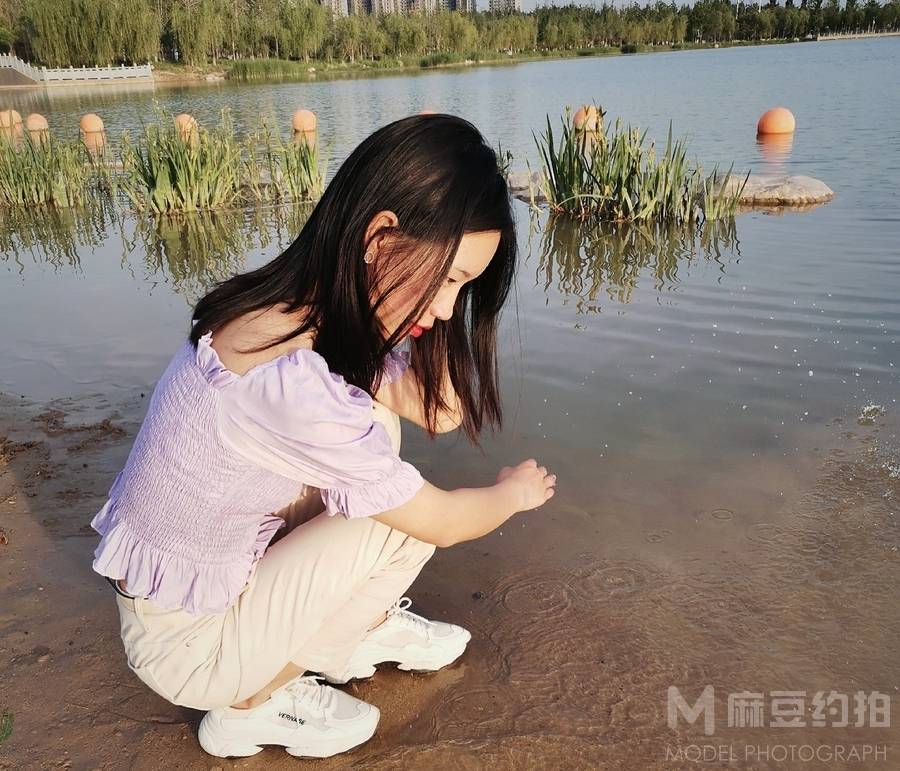 黑白模特