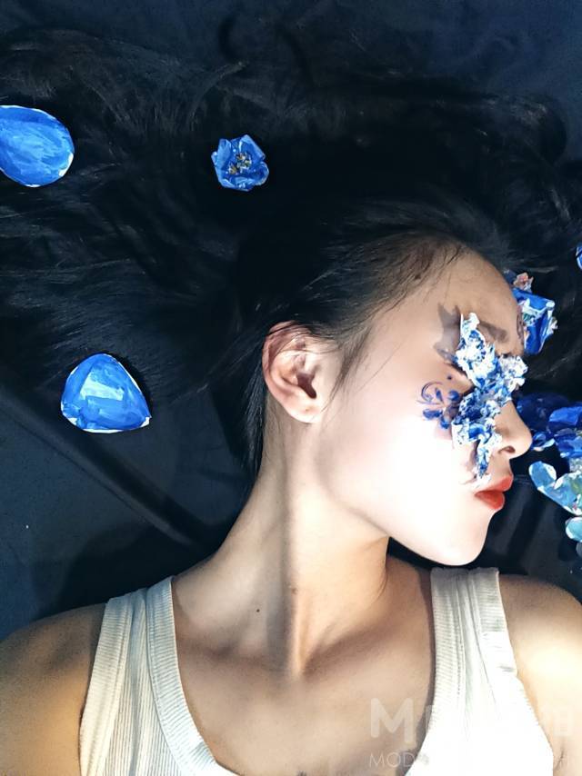 情绪模特