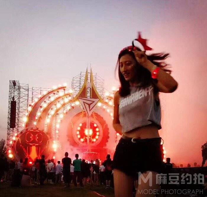 夜景模特