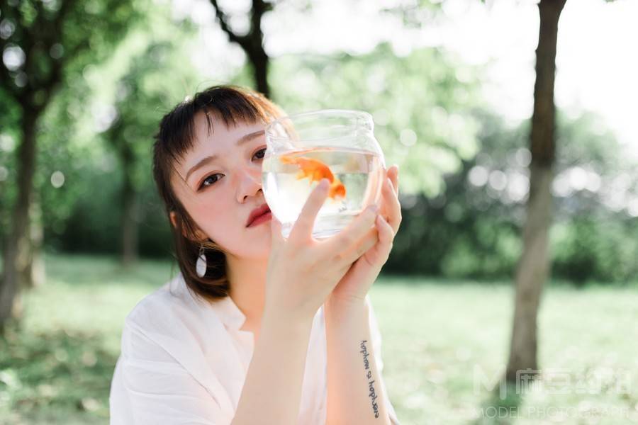 情绪模特