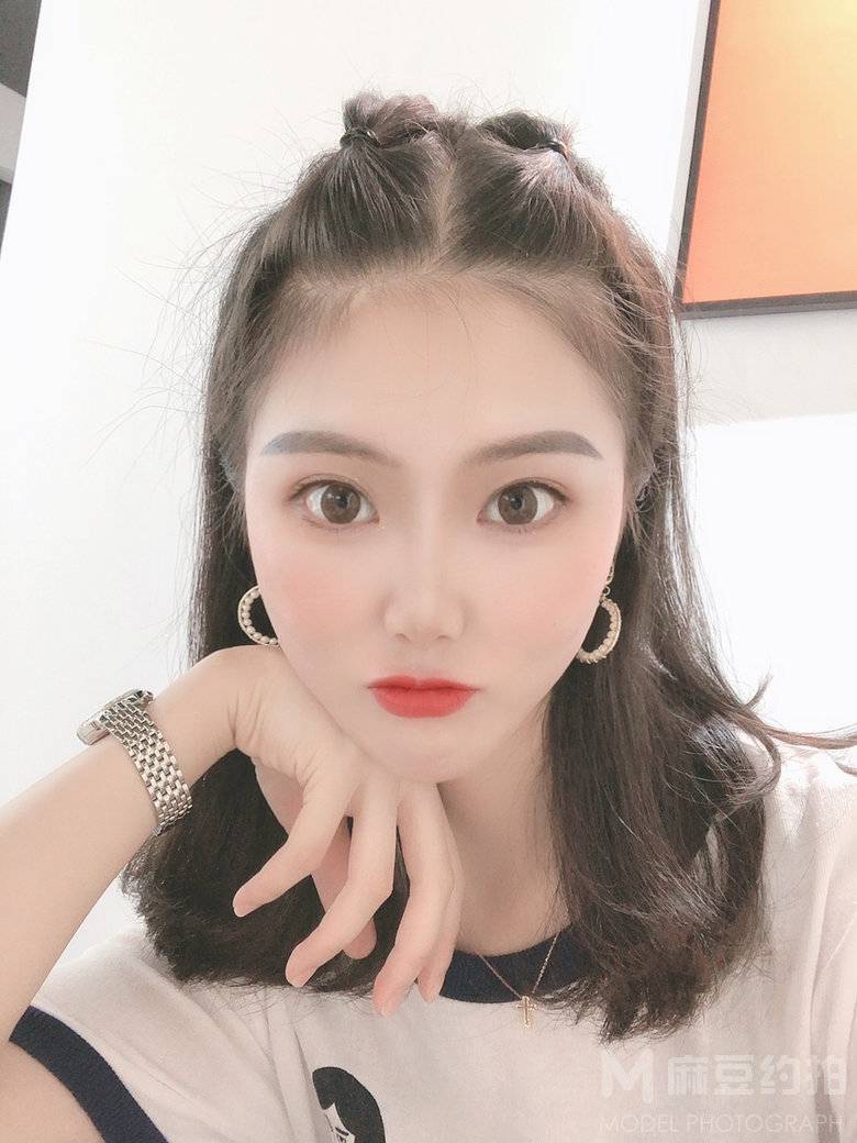 妆容模特