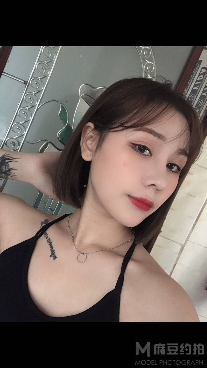 黑白模特