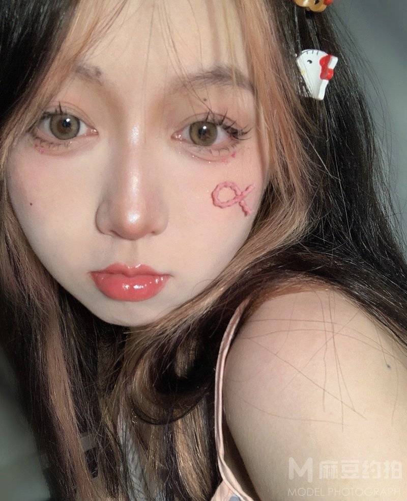 妆容模特