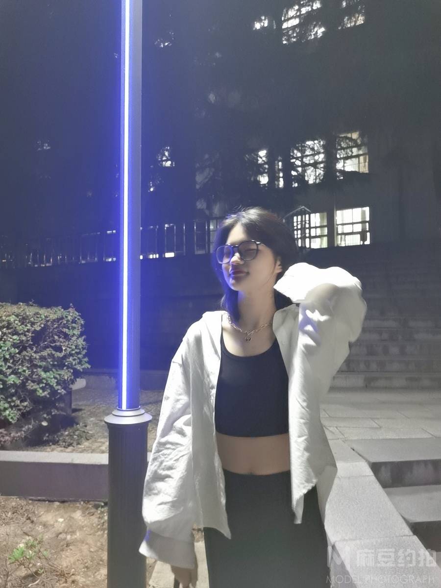夜景模特