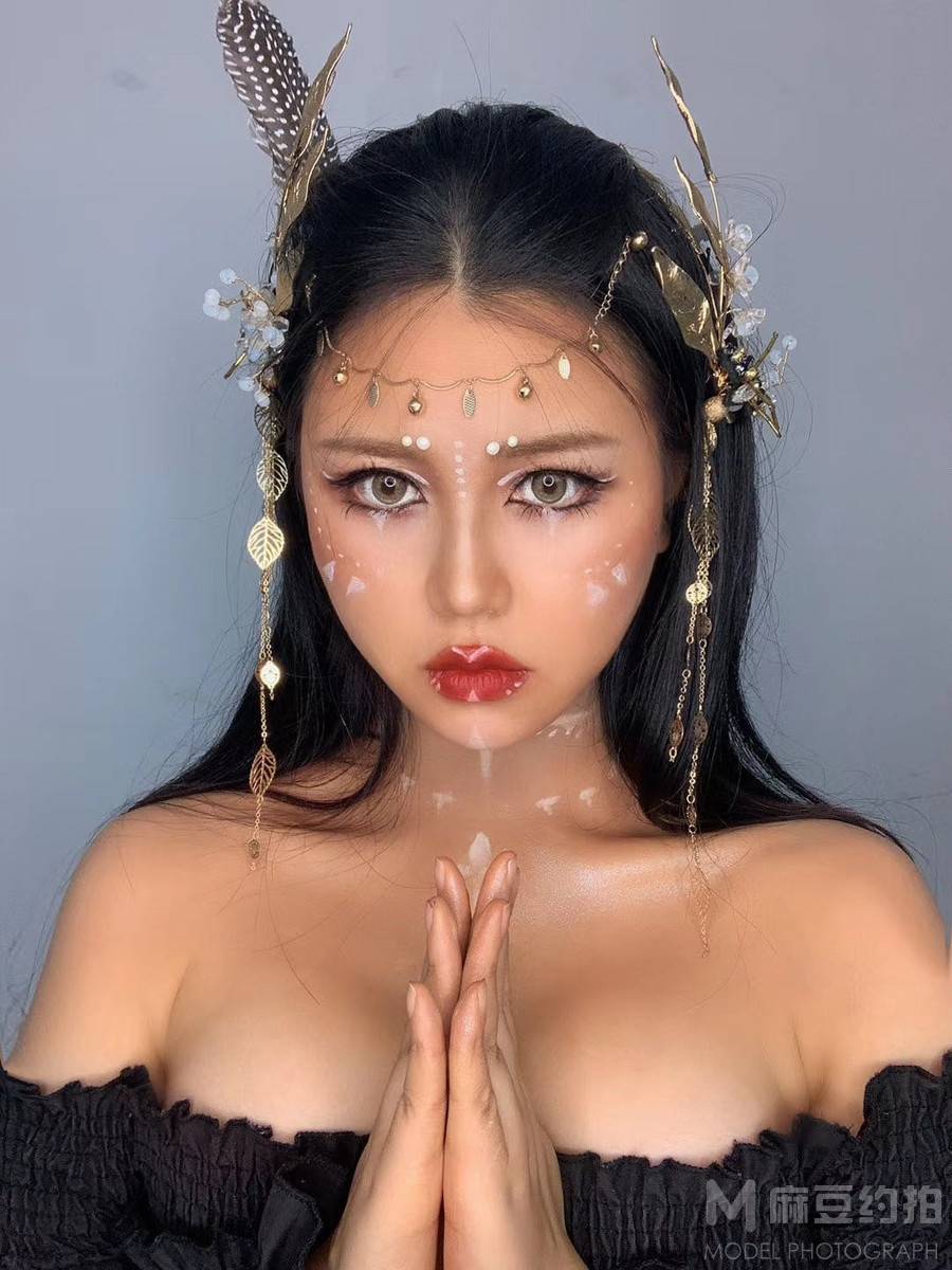 妆容模特