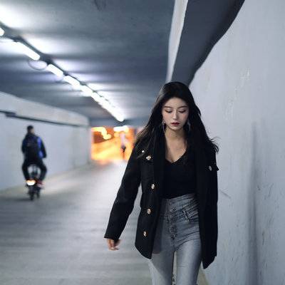 情绪模特