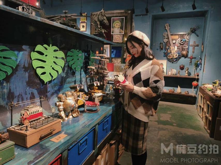情绪模特