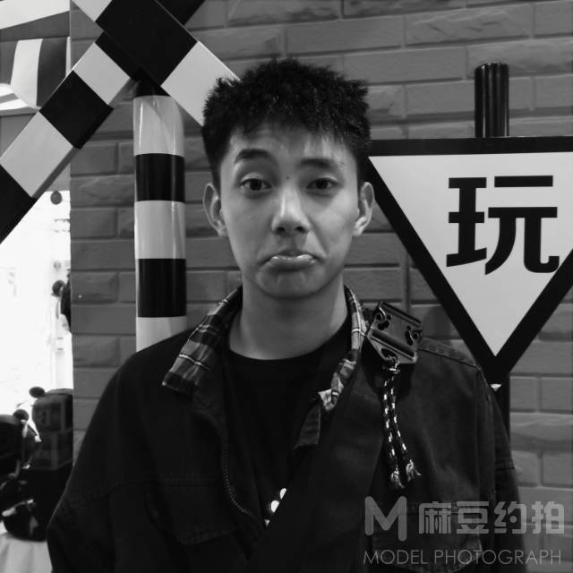 黑白模特