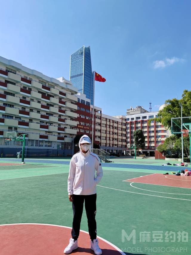 校园模特