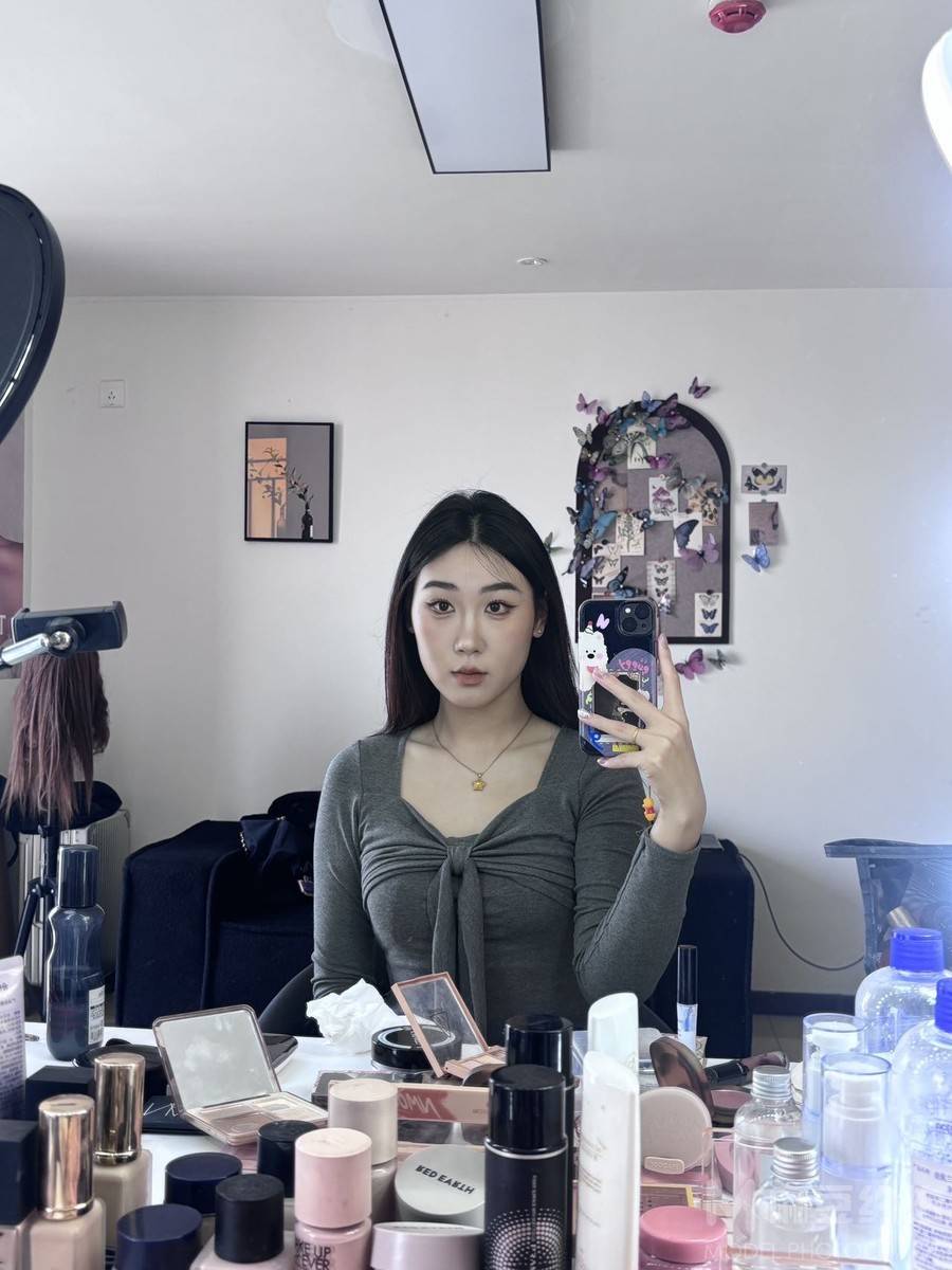 妆容模特