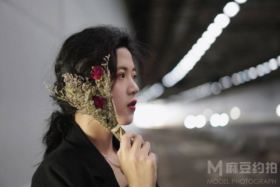 情绪模特