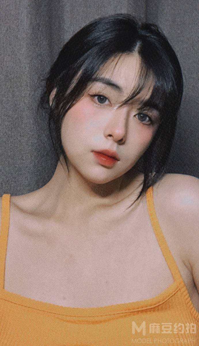 黑白模特