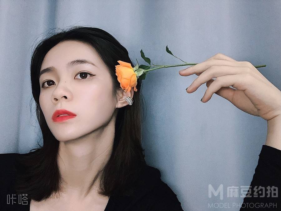 情绪模特