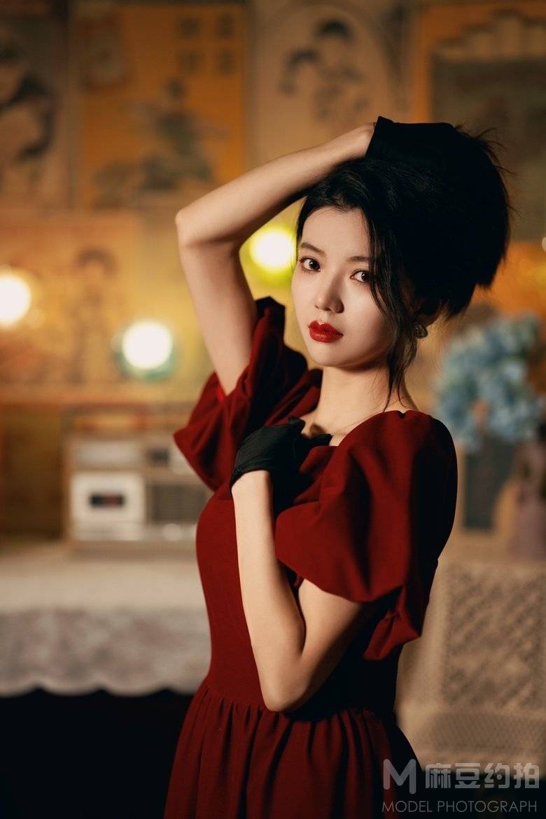 情绪模特