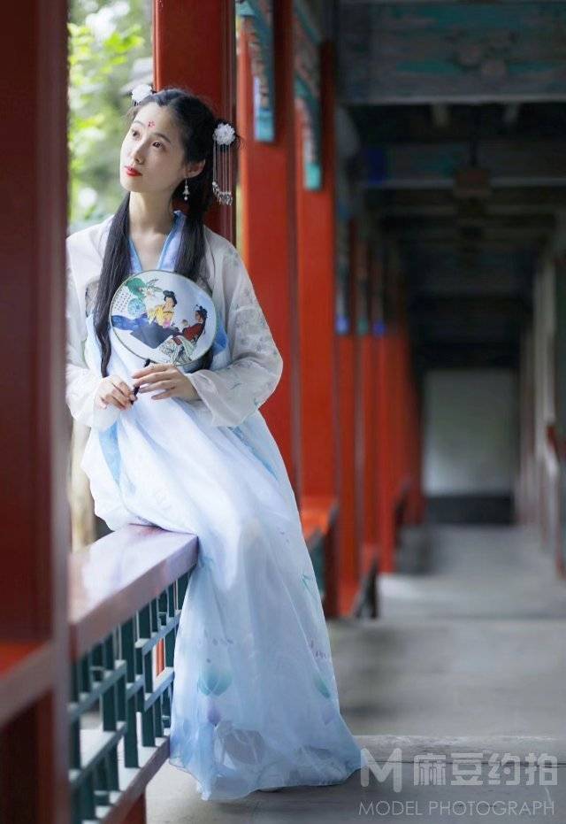汉服模特