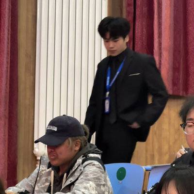 校园模特