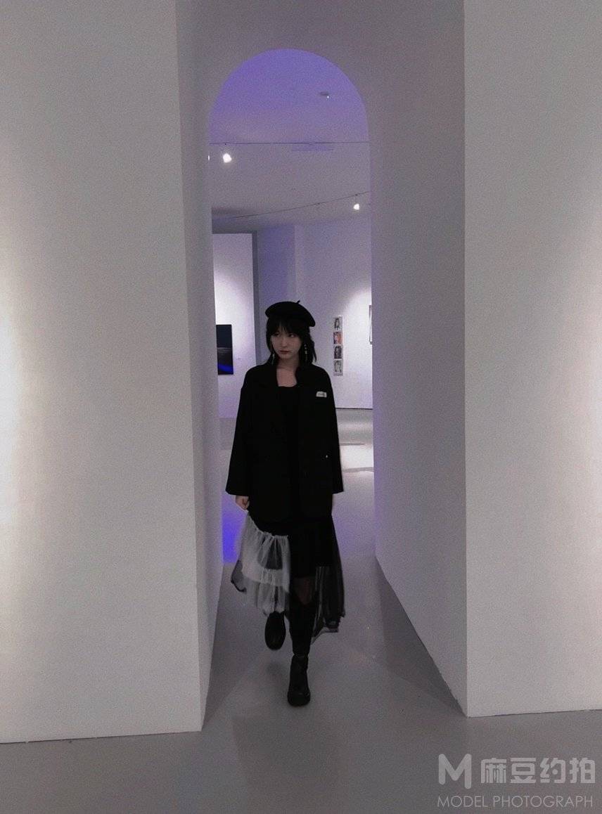 黑白模特