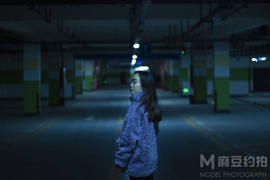 黑白模特