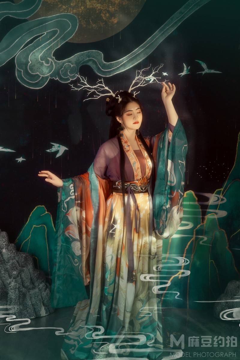 汉服模特