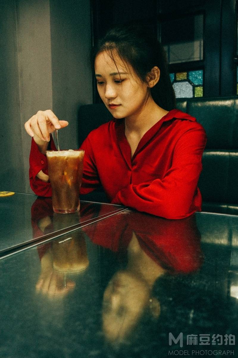 情绪模特