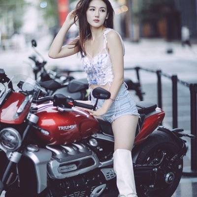 情绪模特