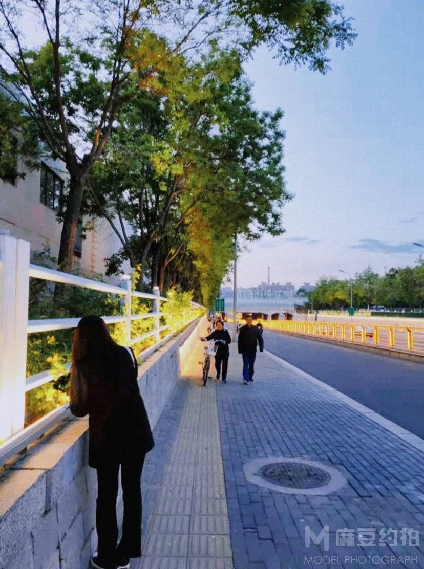 夜景模特