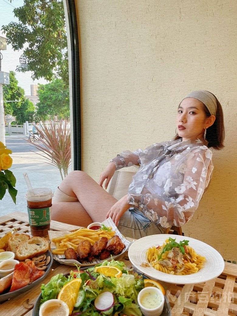 妆容模特