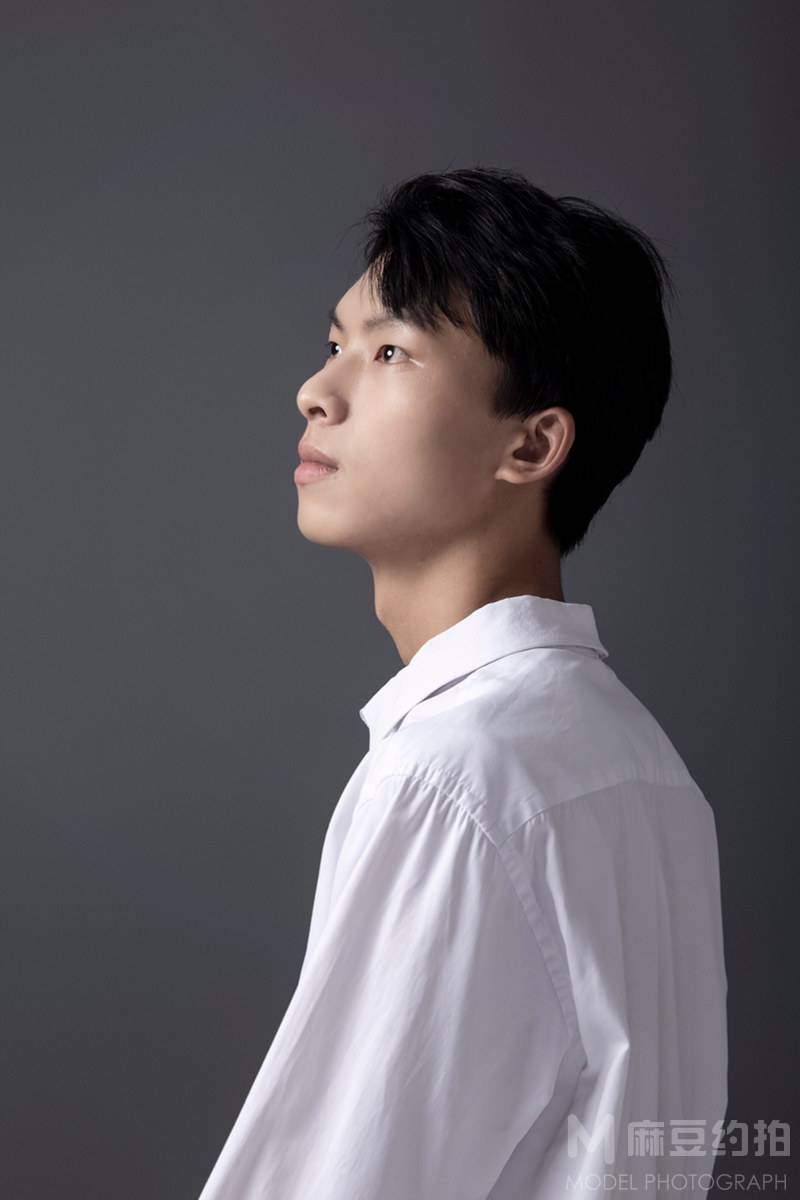 黑白模特