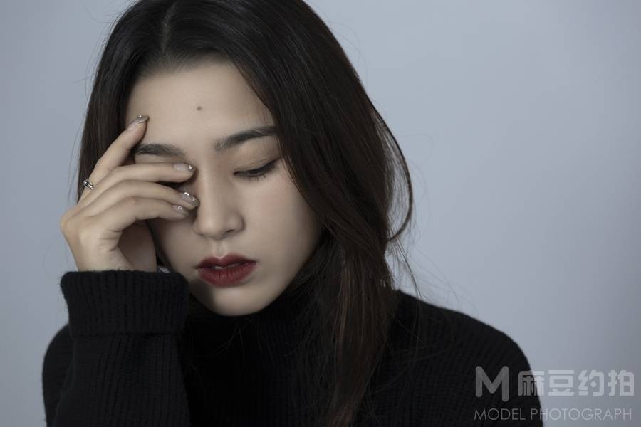 情绪模特