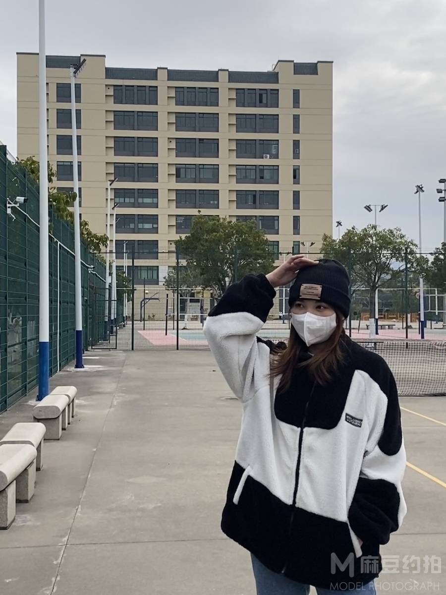 校园模特