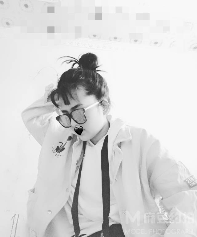 黑白模特