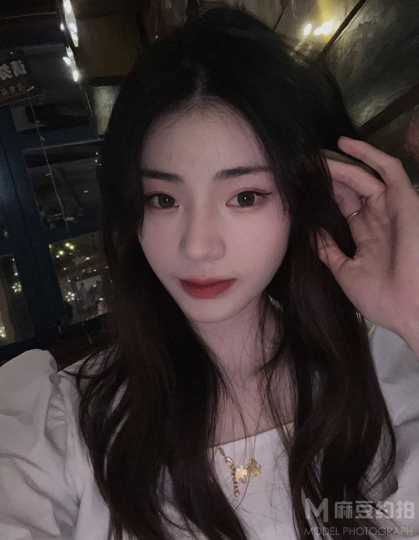 黑白模特