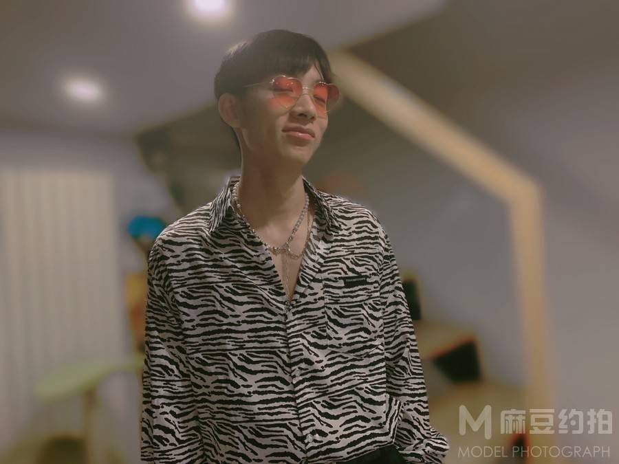 黑白模特