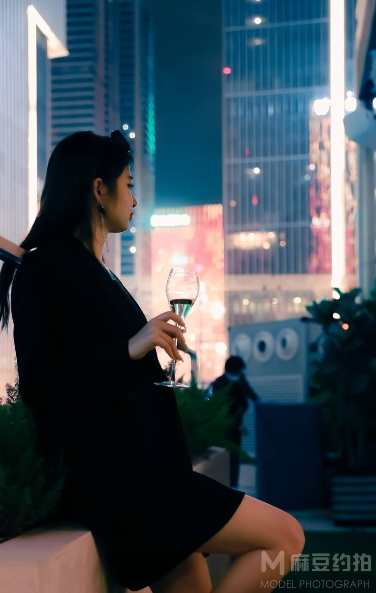 情绪模特