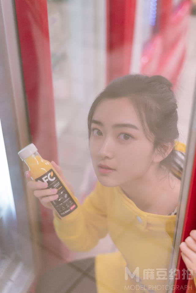 情绪模特