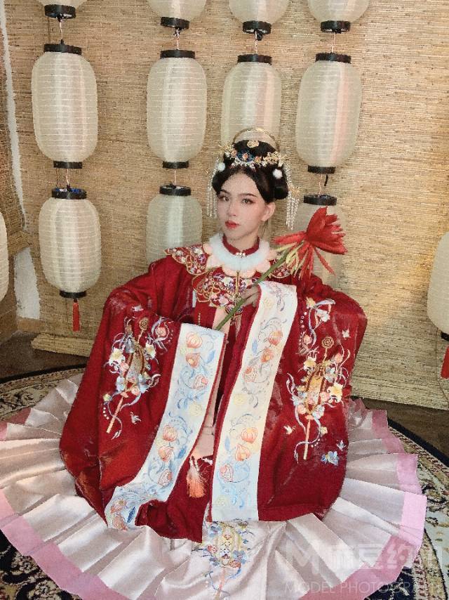 汉服模特