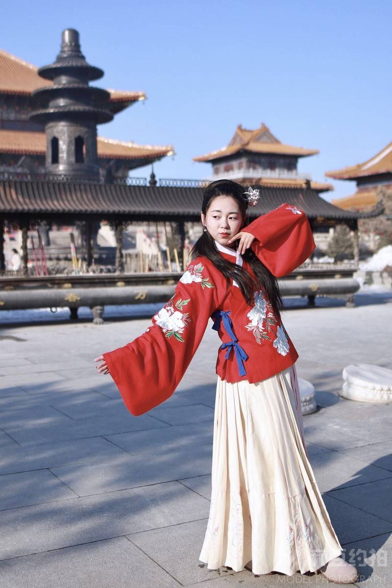 汉服模特