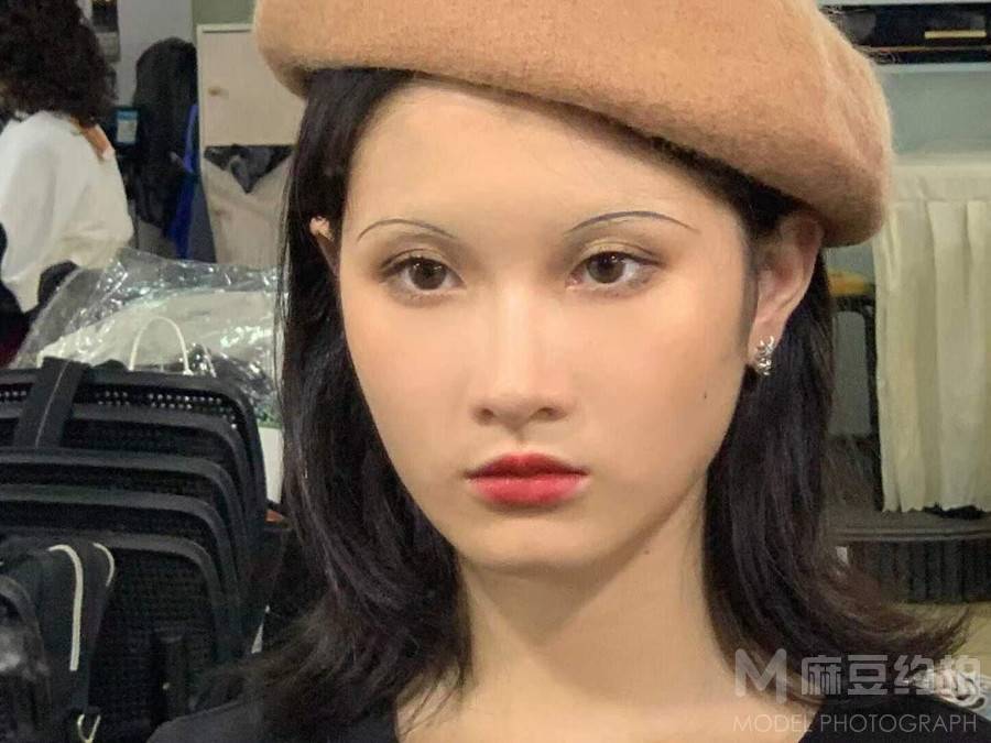妆容模特